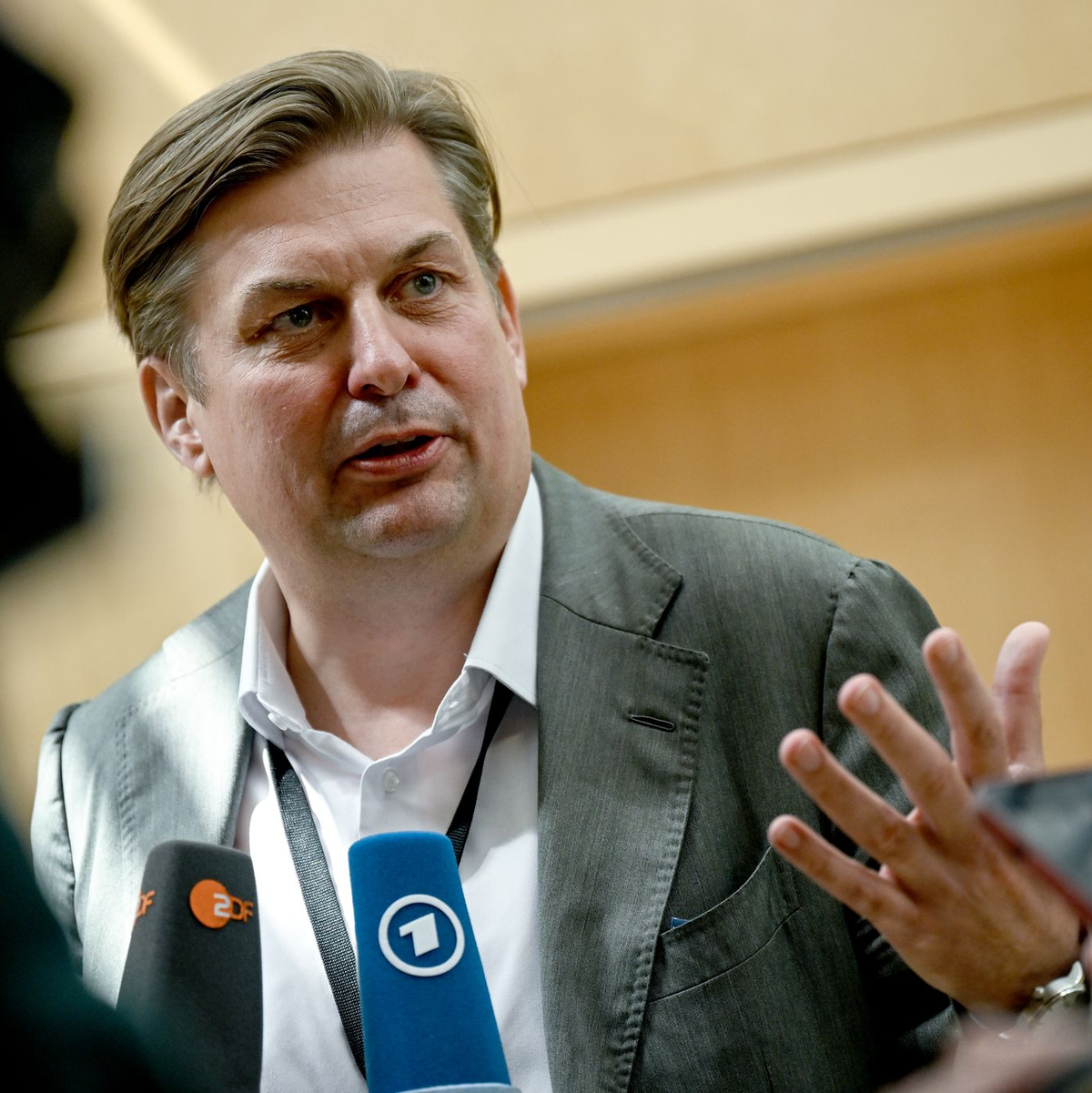 Bei Ermittlungen der Staatsanwaltschaft Dresden geht es um die Zeit von Maximilian Krah (AfD) im Europäischen Parlament. (Archivfoto) - Foto: Britta Pedersen/dpa