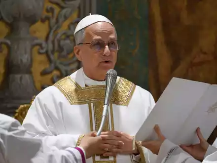 Der neue Papst Leo XIV. hat vor KI gewarnt. - Foto: Uncredited/Vatican media/AP/dpa