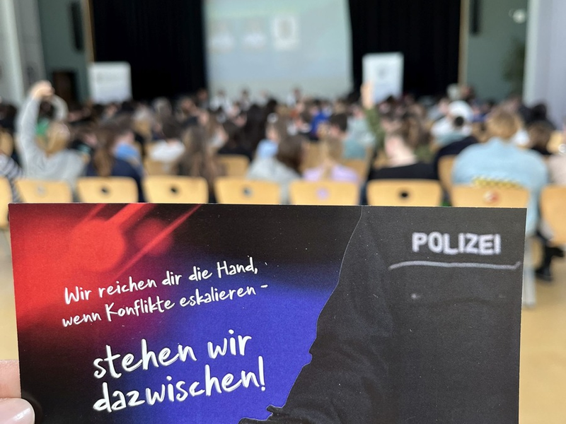 POL-RTK: Erste Veranstaltung der Dialogreihe Cops im Dialog - Polizei und Schule im Austausch im Zuständigkeitsbereich des Polizeipräsidiums Westhessen, - Foto: presseportal.de