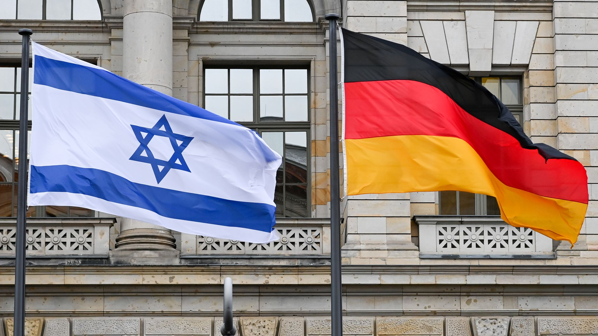 Deutschland und Israel haben zwei Jahrzehnte nach dem Ende des Zweiten Weltkriegs diplomatische Beziehungen aufgenommen. (Archivbild) - Foto: Jens Kalaene/dpa-Zentralbild/ZB