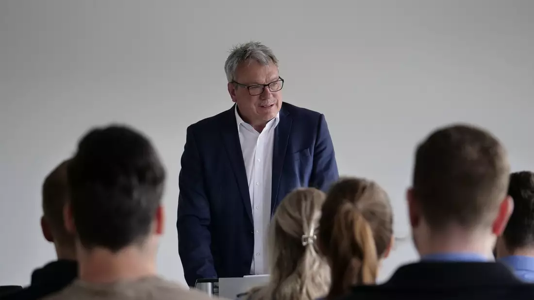 POL-PPWP: Polizeipräsident begrüßt Neuzugänge - Bild: presseportal.de