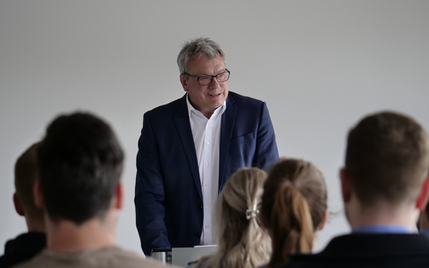 POL-PPWP: Polizeipräsident begrüßt Neuzugänge - Foto: presseportal.de