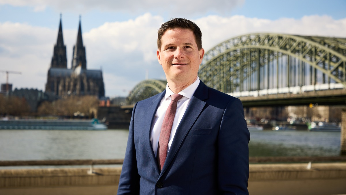 DEVK-Vorstand Dr. Michael Zons kümmert sich um das Kundenressort - Foto: presseportal.de