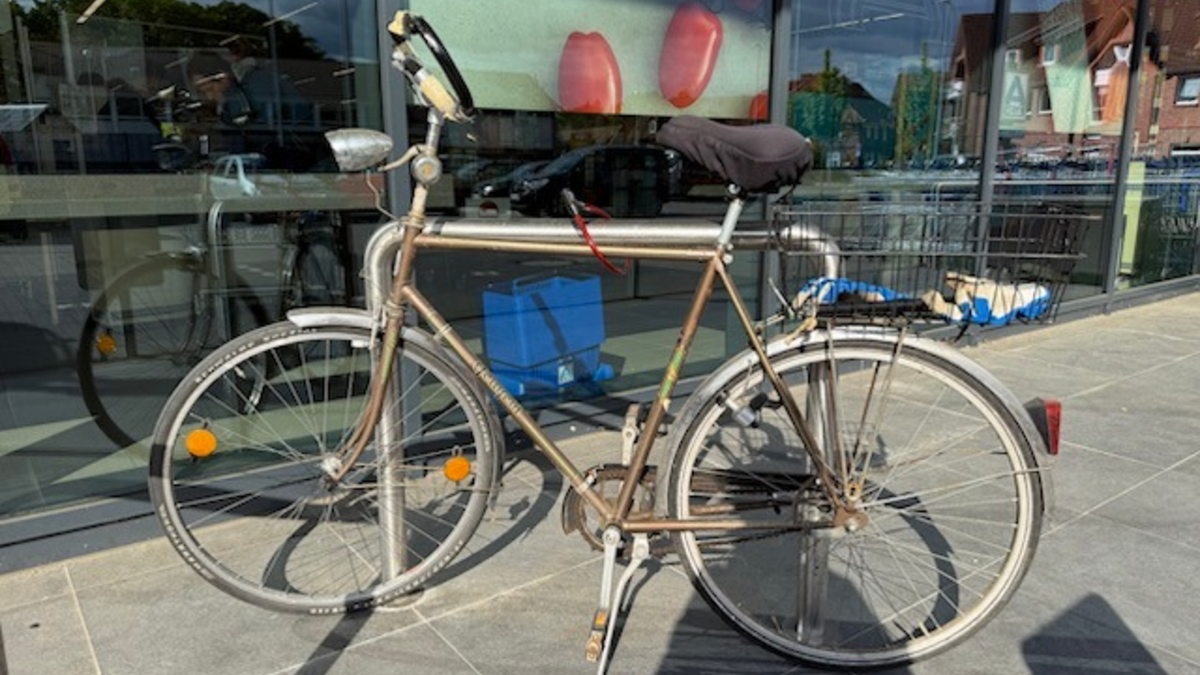 POL-LG: ++ Polizei sucht Hinweise zur Identität eines Verstorbenen ++ Mann schlägt 12-Jährigen am Busbahnhof ++ Schwerer Verkehrsunfall auf Bundesstraße ++ Mit fast zwei Promille auf E-Scooter unterwegs ++ - Foto: presseportal.de