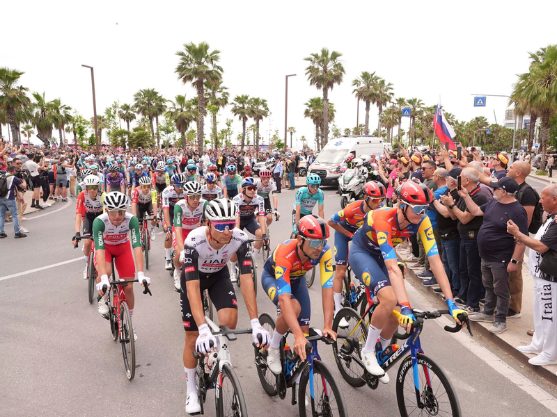 Die Auftaktetappe beim Giro d'Italia.  - Foto: Massimo Paolone/undefined/LaPresse/AP/dpa