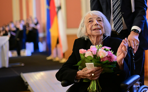 Margot FriedlÀnder bei einem ihrer letzten öffentlichen Auftritte. (Archivbild) - Foto: Sebastian Christoph Gollnow/dpa Margot FriedlÀnder bei einem ihrer letzten öffentlichen Auftritte. (Archivbild) - Foto: Sebastian Christoph Gollnow/dpa
