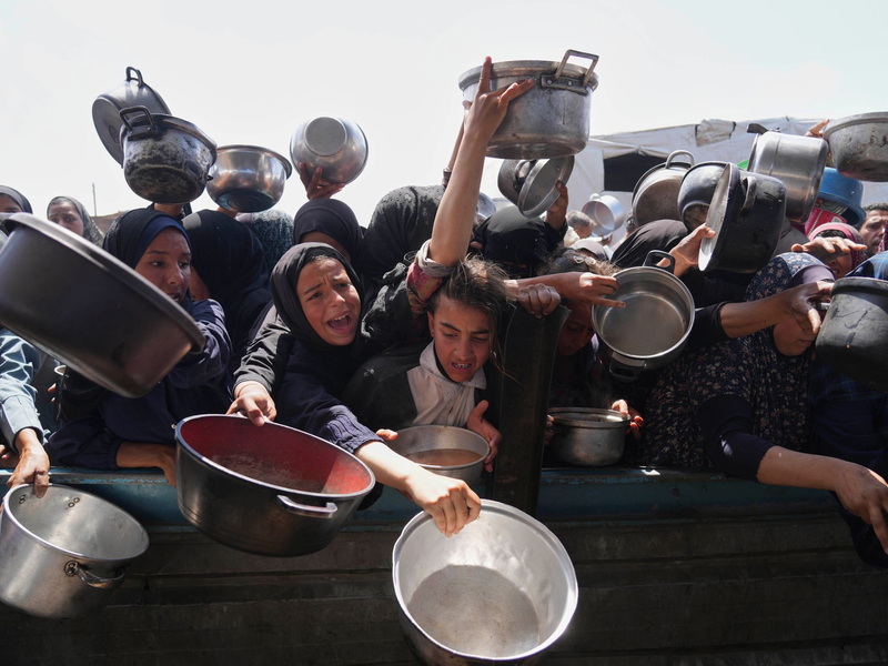 Die Fraktionsvorsitzenden fordern auch die EU-Kommission zu «proaktiven diplomatischen Bemühungen» für einen dauerhaften Waffenstillstand auf. - Foto: Abdel Kareem Hana/AP/dpa