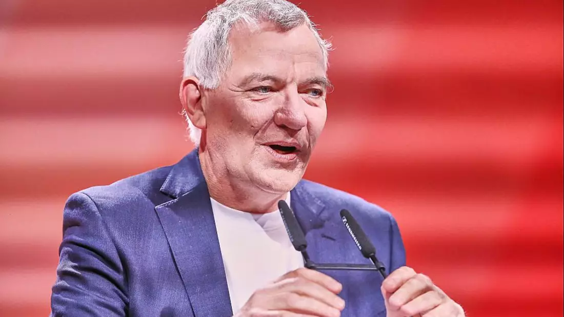 Jan van Aken auf dem Linken-Parteitag 2025 in Chemnitz - Bild: über dts Nachrichtenagentur