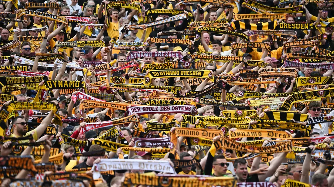 Dynamo Dresden kehrt in die 2. Liga zurück. - Bild: Robert Michael/dpa