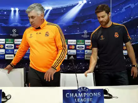 Reals Noch-Trainer Carlo Ancelotti kennt Xabi Alonso noch aus gemeinsamen Zeiten in der spanischen Hauptstadt. - Foto: picture alliance / dpa