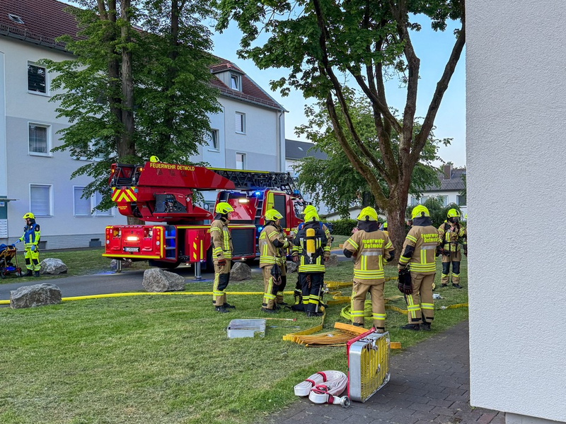 FW-DT: Ausgelöster Heimrauchmelder - Bewohnerin aus verrauchter Wohnung gerettet - Foto: presseportal.de