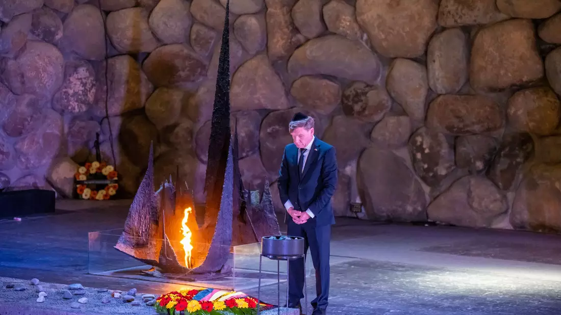 Der CDU-Politiker Wadephul gedachte in Yad Vashem der von Nazi-Deutschland ermordeten sechs Millionen Jüdinnen und Juden. - Bild: Michael Kappeler/dpa