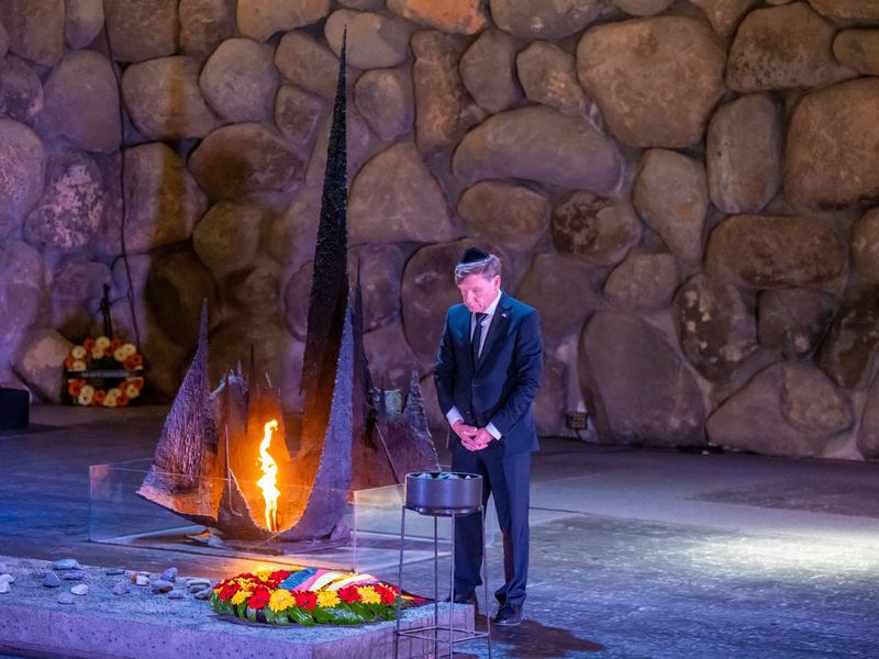 Der CDU-Politiker Wadephul gedachte in Yad Vashem der von Nazi-Deutschland ermordeten sechs Millionen Jüdinnen und Juden. - Foto: Michael Kappeler/dpa