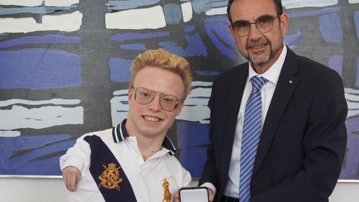 Zusammenhalt und Leidenschaft: CSU-Fraktion will Olympia-Begeisterung in die Fläche tragen / Holetschek verleiht Para-Sportler Josia Topf die Alois-Glück-Medaille - Foto: presseportal.de