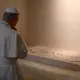 Am Samstag besuchte Leo XIV. das Grab seines Vorgängers Franziskus. - Bild: Francesco Sforza/Vatican Media/AP/dpa