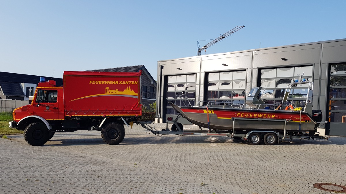 FW Xanten: Personensuche im Rhein - Foto: presseportal.de