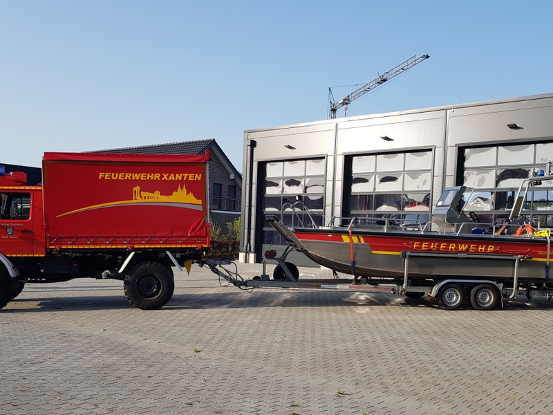 FW Xanten: Personensuche im Rhein - Foto: presseportal.de