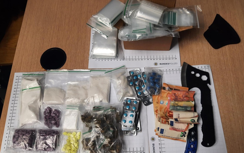 BPOL NRW: Großer Drogenfund und Festnahme - Bundespolizei verhaftet mutmaßlichen Drogenhändler nach Fluchtversuch - Foto: presseportal.de