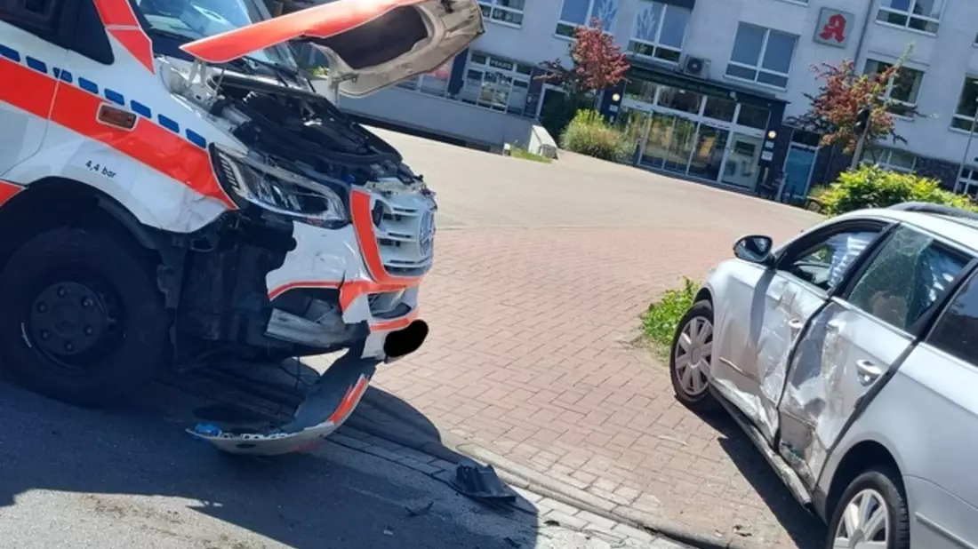 POL-VER: +++ Unfallflucht in Oyten +++ Unfall mit Rettungswagen im Einsatz +++ Alkoholisiert am Steuer +++ Dreiste Diebe +++ - Bild: presseportal.de