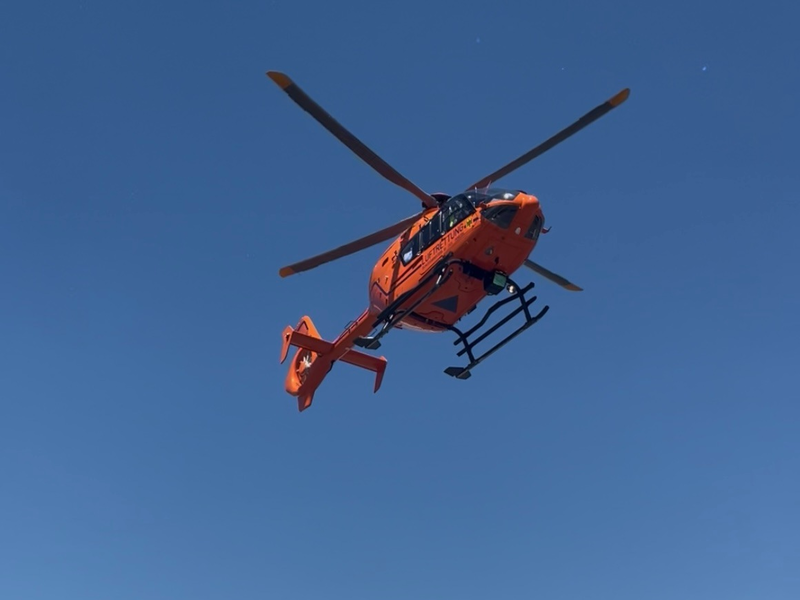 FW-OB: Rettungshubschrauber landet auf Parkplatz zur Unterstützung des Rettungsdienstes - Foto: presseportal.de