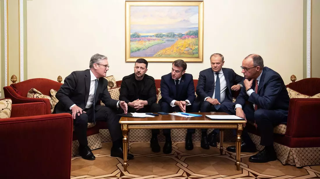 Mit Trump am Telefon: Fünf europäische Staatschefs in Kiew.  - Bild: -/Ukrainisches Präsidentenbüro/dpa