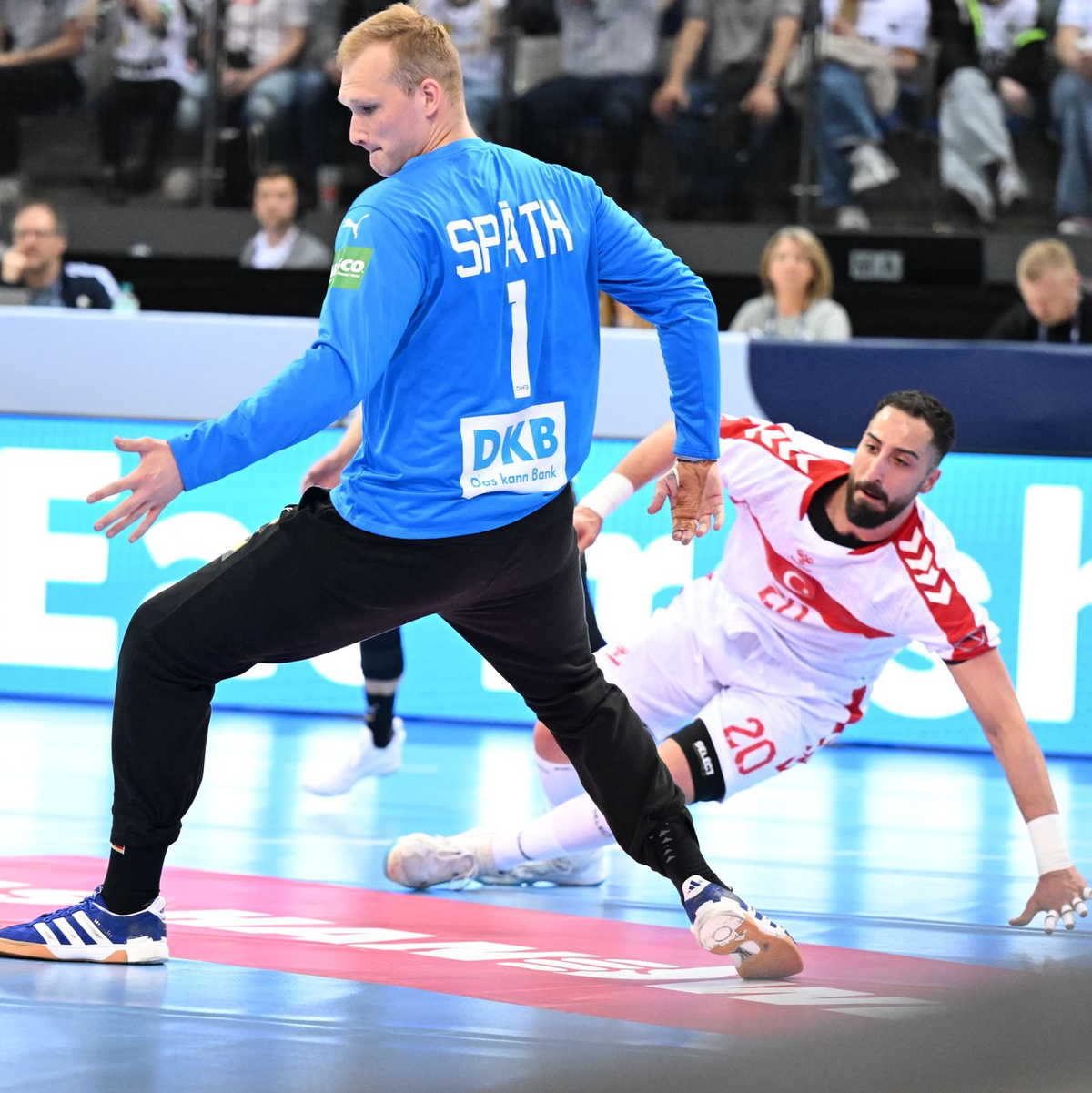 War ein starker Rückhalt der deutschen Mannschaft: Torwart David Späth. - Foto: Bernd Weißbrod/dpa