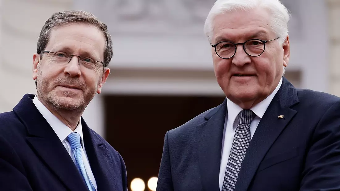 Deutschland und Israel feiern in schwierigen Zeiten 60 Jahre diplomatische Beziehungen - Bild: Carsten Koall/dpa