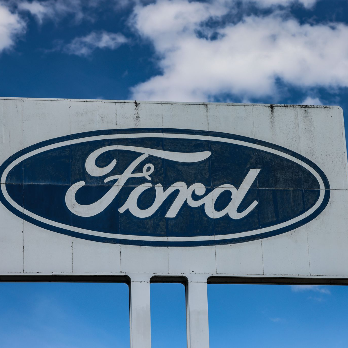 Das Angebot an Ford-Neuwagen auf dem Gelände des Kölner Werks ist groß, die Nachfrage aber hat noch Luft nach oben. - Foto: Oliver Berg/dpa