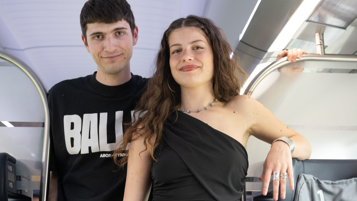 Ein Herz und eine Seele bei der Musik: Abor und Tynna. - Foto: Boris Roessler/dpa