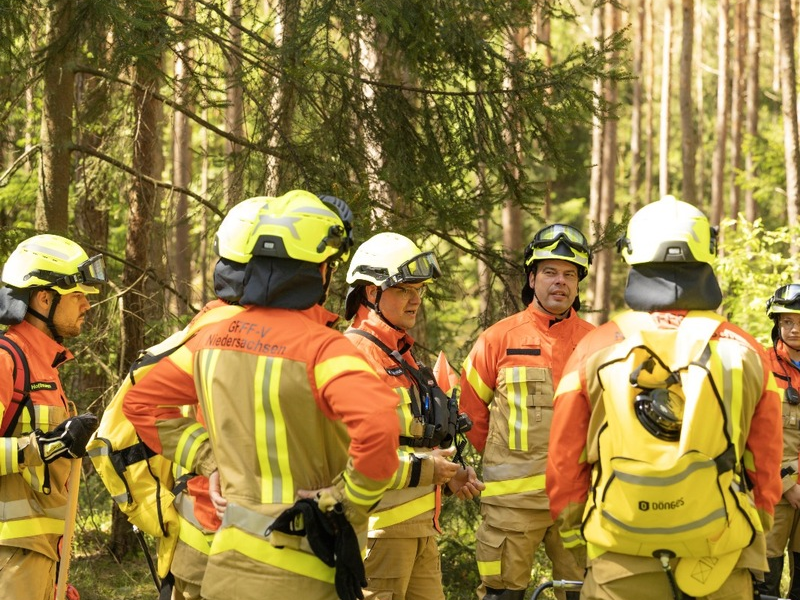FW Celle: Gemeinsamer Zugdienst der GFFF-V Niedersachsen in Hustedt - Foto: presseportal.de