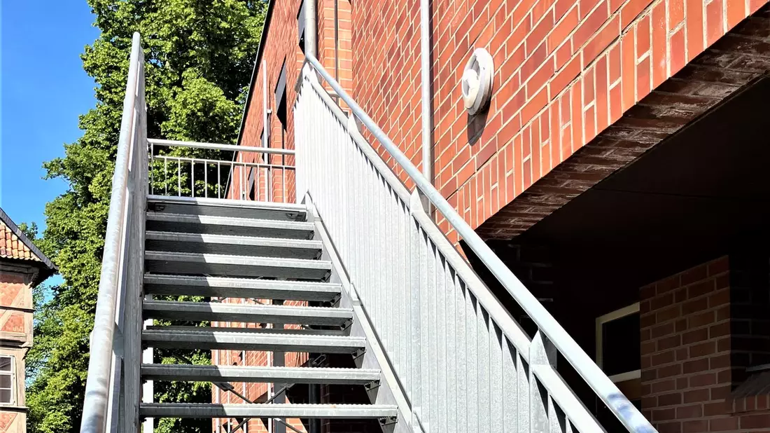 POL-HI: Unbekannte beschädigen Notbeleuchtung - Bild: presseportal.de
