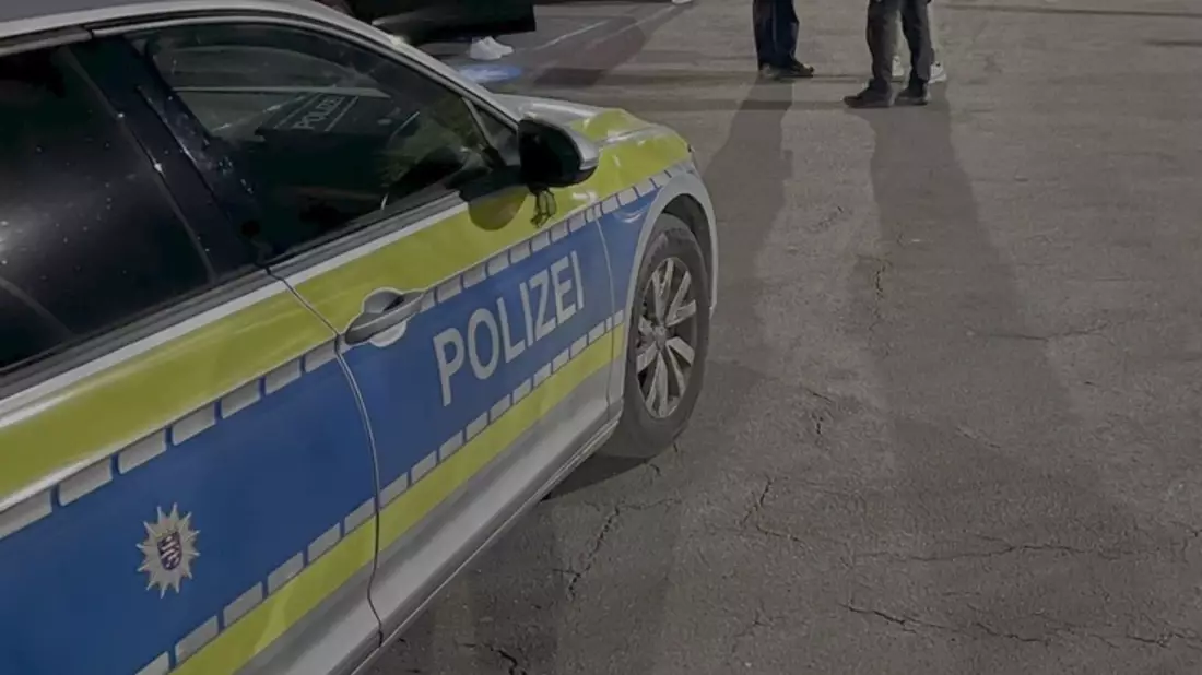 POL-OF: Tuner-, Raser und Poser-Szene im Fokus: Kontrollen mit einigen Verstößen in Wilhelmbad - Bild: presseportal.de