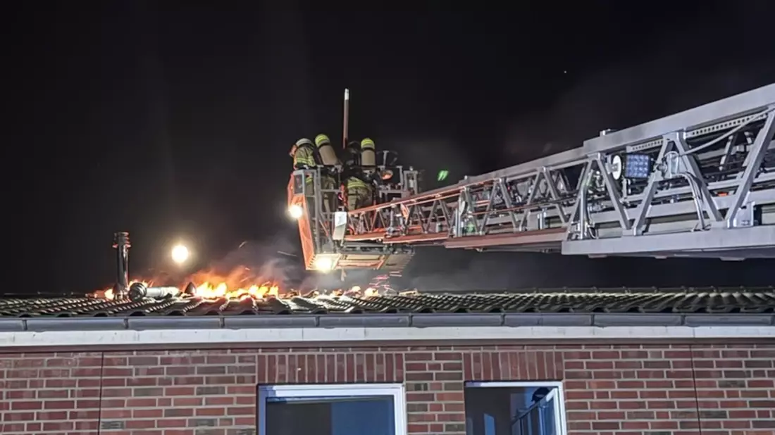 FW-SE: Dachstuhlbrand in Bad Bramstedt - Bild: presseportal.de