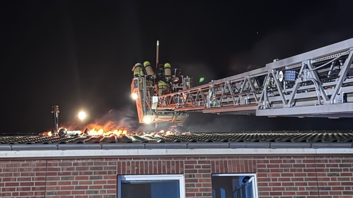 FW-SE: Dachstuhlbrand in Bad Bramstedt - Foto: presseportal.de