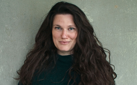 Mascha Schilinski hat es mit ihrem zweiten Spielfilm in den Wettbewerb von Cannes geschafft (undatierte Aufnahme). - Foto: Fabian Gamper/Zentral Studio/dpa