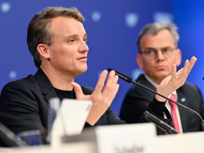 SAP-Chef Klein: Die angepeilte Quote von 40 Prozent in der Belegschaft werde aufgegeben, heißt es in einer internen E-Mail. (Archivbild) - Foto: Uwe Anspach/dpa