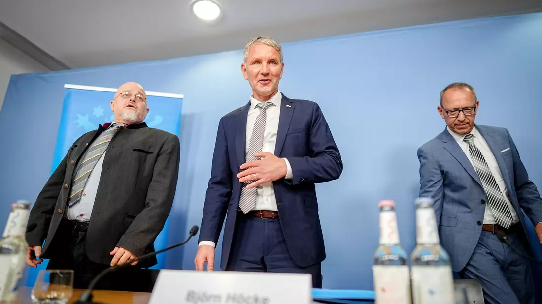 Höcke sieht Gutachten auch als wichtig für Rechtsstreit der Bundes-AfD.  - Bild: Kay Nietfeld/dpa