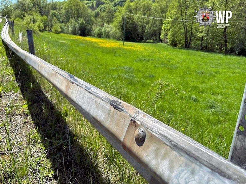 POL-PDKL: Schutzplanke beschädigt und abgehauen - Foto: presseportal.de