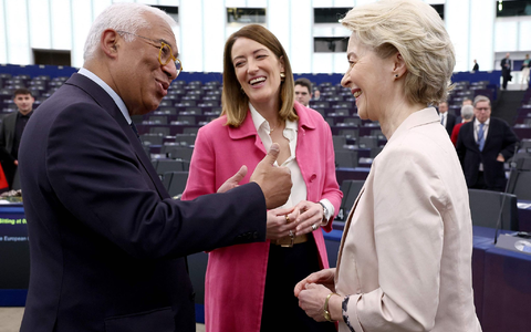 Zu dritt 200 Kilometer im Charter-Jet: Costa, Metsola und von der Leyen. - Foto: Frederick Florin/AFP/dpa