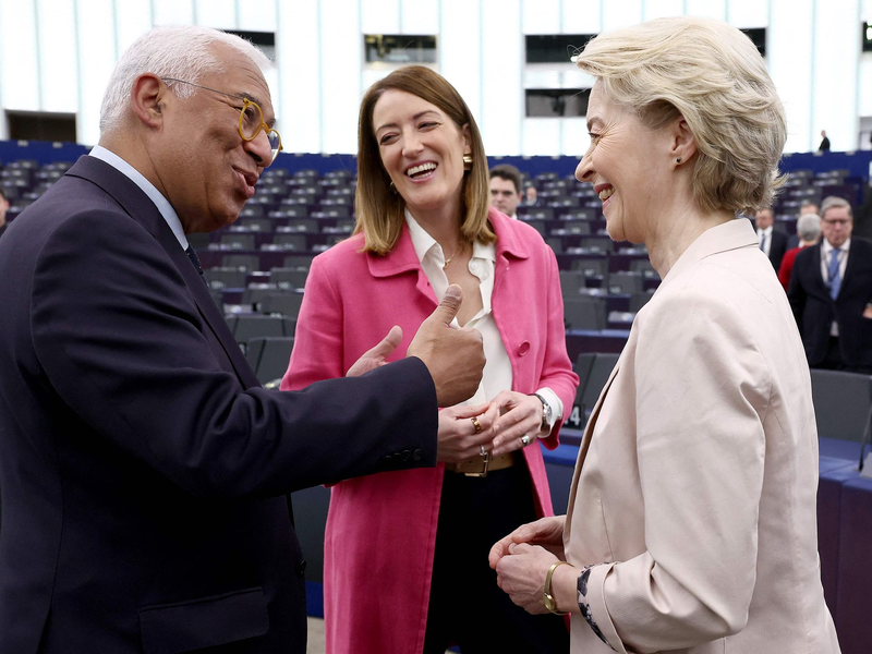 Zu dritt 200 Kilometer im Charter-Jet: Costa, Metsola und von der Leyen. - Foto: Frederick Florin/AFP/dpa