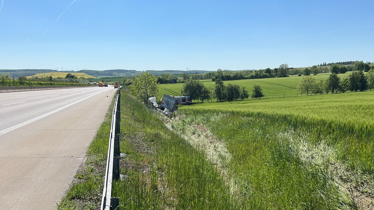 API-TH: Vollsperrung nach Lkw-Unfall mit Gefahrgut - Foto: presseportal.de