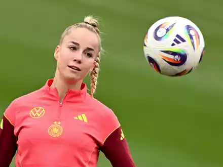 Deutsche Fußballerinnen waren in den vergangenen Jahrzehnten außerordentlich erfolgreich. Eine davon ist Giulia Gwinn. (Archivfoto) - Foto: Arne Dedert/dpa