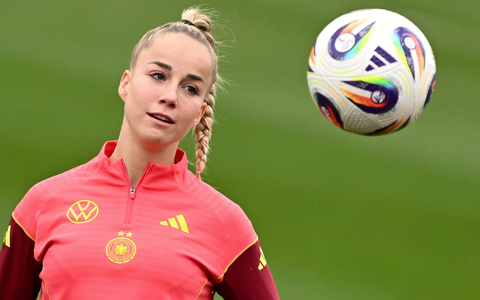 Deutsche Fußballerinnen waren in den vergangenen Jahrzehnten außerordentlich erfolgreich. Eine davon ist Giulia Gwinn. (Archivfoto) - Foto: Arne Dedert/dpa