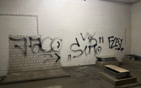 POL-RBK: Overath - Graffiti am Schulzentrum - Foto: presseportal.de