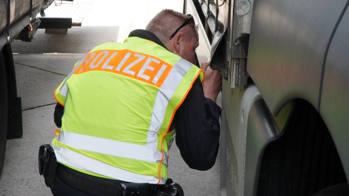 LPD-EF: Gravierende Mängel bei Schwergewichten festgestellt - Foto: presseportal.de