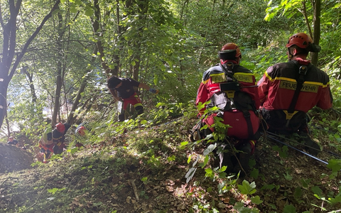 FW-DO: Höhenretter aus Dortmund unterstützen Feuerwehr Herdecke bei anspruchsvoller Rettung - Foto: presseportal.de
