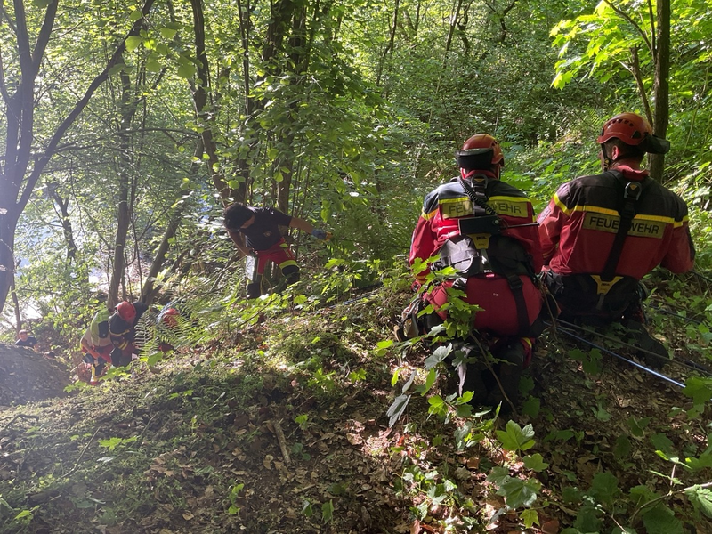 FW-DO: Höhenretter aus Dortmund unterstützen Feuerwehr Herdecke bei anspruchsvoller Rettung - Foto: presseportal.de