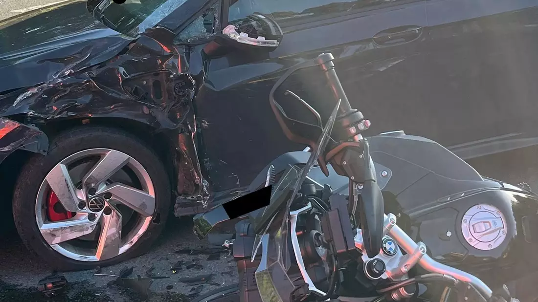 POL-MI: Motorradfahrer bei Zusammenstoß schwer verletzt - Bild: presseportal.de