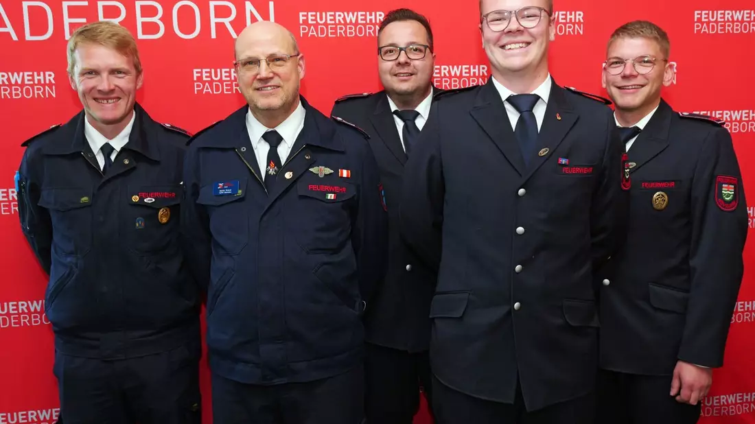 FW-PB: Jugendfeuerwehren sind ein starkes Fundament für die Feuerwehren in der Region / Ehrungen bei der Delegiertenversammlung in Paderborn - Bild: presseportal.de