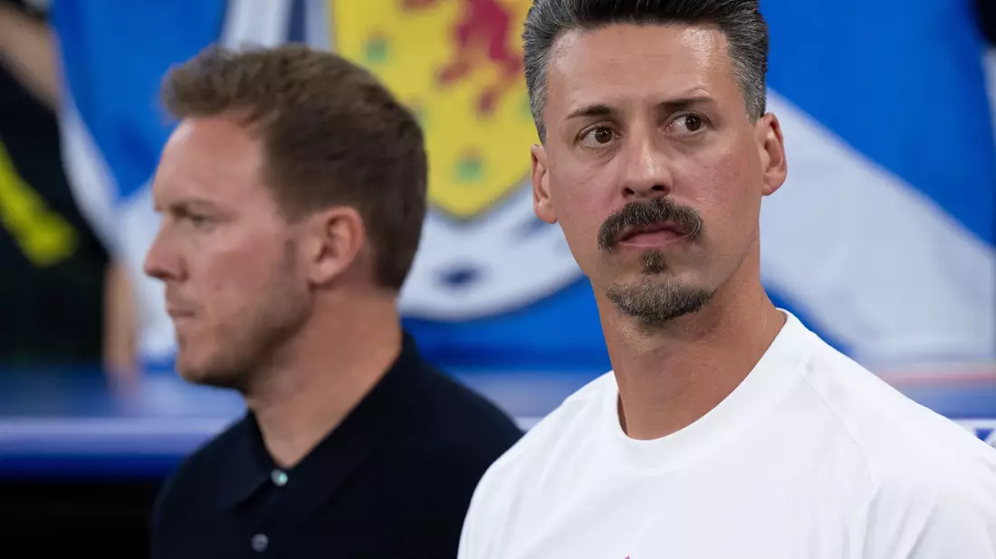 Sandro Wagner (r) wird Trainer in der Fußball-Bundesliga. - Bild: Sven Hoppe/dpa